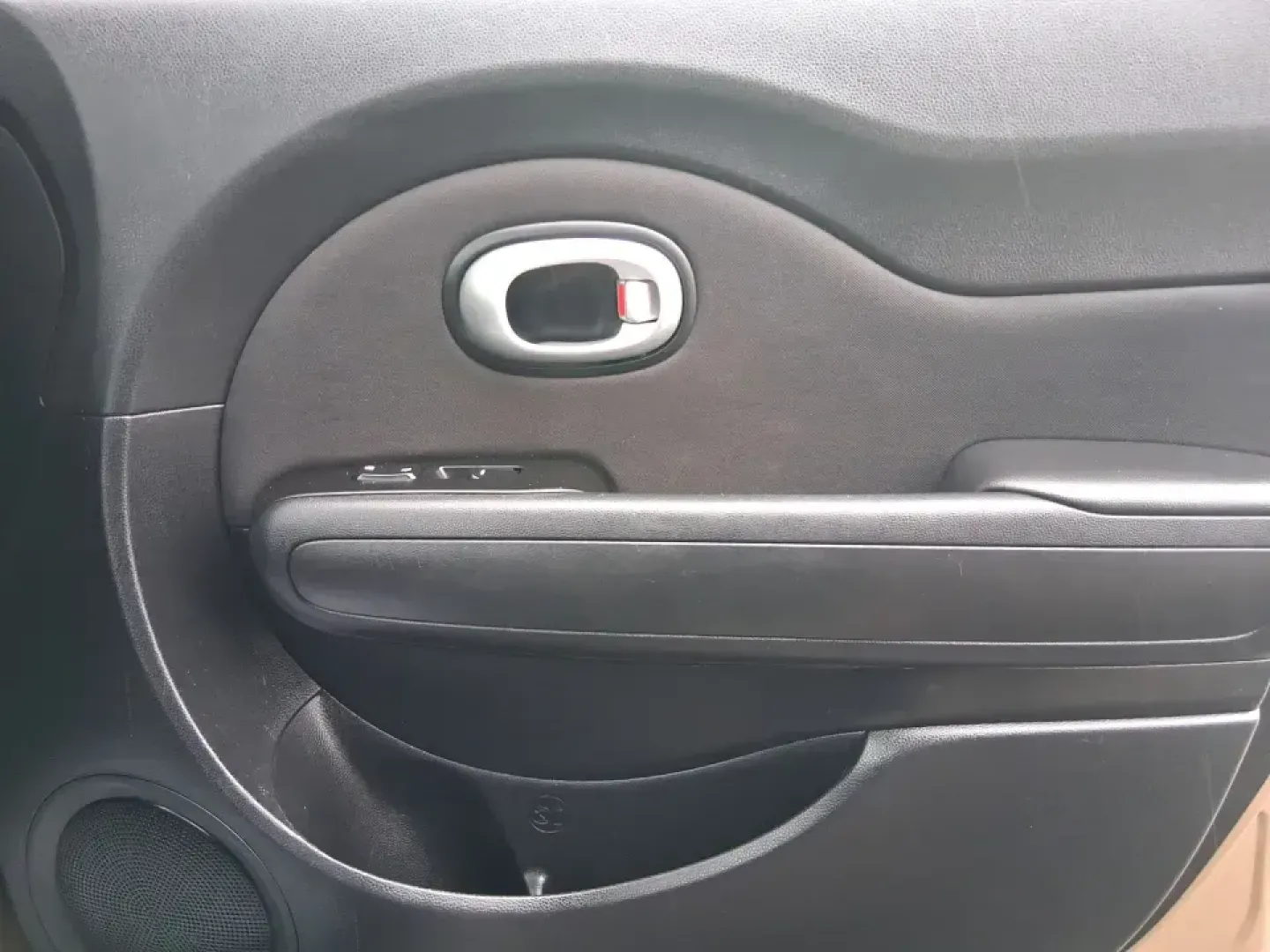 2015 Kia Soul Base (KNDJN2A25F7) with an 1.6L L4 DOHC 16V engine, located at 1099 N County Rd 25A , Troy, OH, 45373, (937) 908-9800, 40.057079, -84.212883 - Picture your next week in Troy: an easy commute up N County Rd 25A, a quick grocery run near the Miami County Fairgrounds, and a Saturday drive down I75 for a Dayton day trip-without stressing over parking, fuel costs, or tight cargo space. This 2015 Kia Soul Base is built for real life, making it a - Photo#18