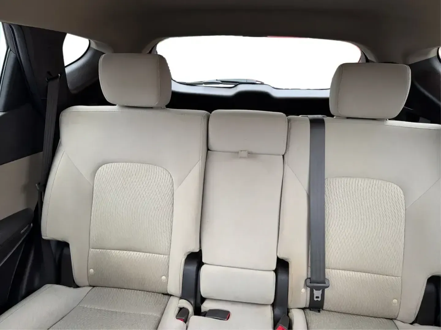 2018 Hyundai Santa Fe 2.4L (5XYZTDLB6JG) with an Theta II 2.4L I-4 gasoline direct injection engine, 6A transmission, located at 8750 N County Rd 25A, Piqua, OH, 45356, (937) 908-9800, 40.164391, -84.232513 - Road trips to Indian Lake, snowy school runs, and everyday commuting up and down I75 feel a lot easier when your SUV is roomy, confident in bad weather, and comfortable for everyone on board. This 2018 Hyundai Santa Fe 2.4L in striking Nightfall Blue is a practical, family-friendly sport utility tha - Photo#14