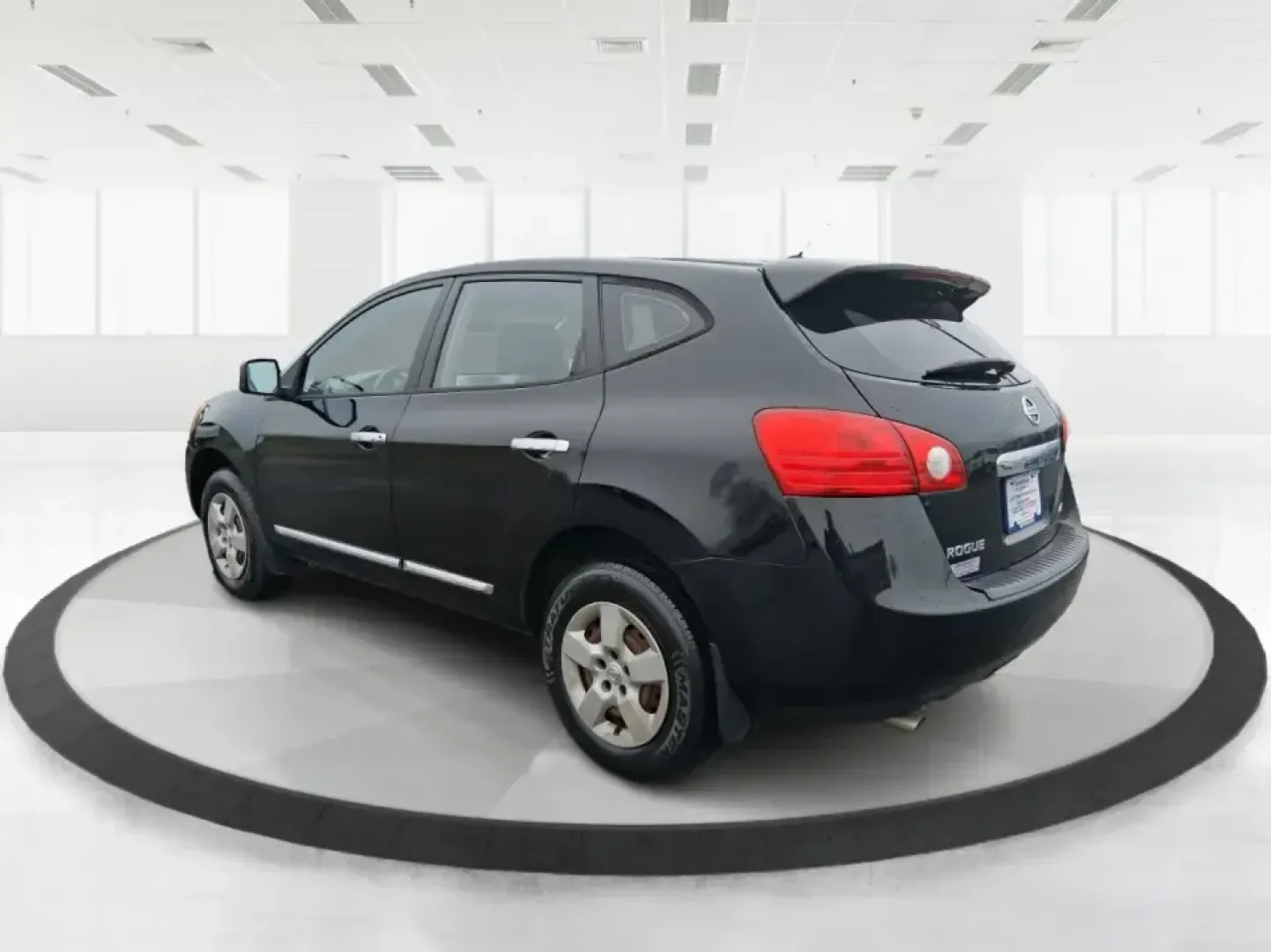 2013 Nissan Rogue S (JN8AS5MV5DW) with an 2.5L I-4 DOHC engine, Continuously Variable Transmission transmission, located at 1184 Kauffman Ave, Fairborn, OH, 45324, (937) 908-9800, 39.807072, -84.030914 - Need one SUV that can handle Ohio weather, school drop-offs, and weekend getaways without blowing the budget? This **2013 Nissan Rogue S** is a practical, go-anywhere compact SUV that fits real life in **Fairborn, OH**-whether you're commuting toward Wright-Patterson AFB, running errands near Downto - Photo#4