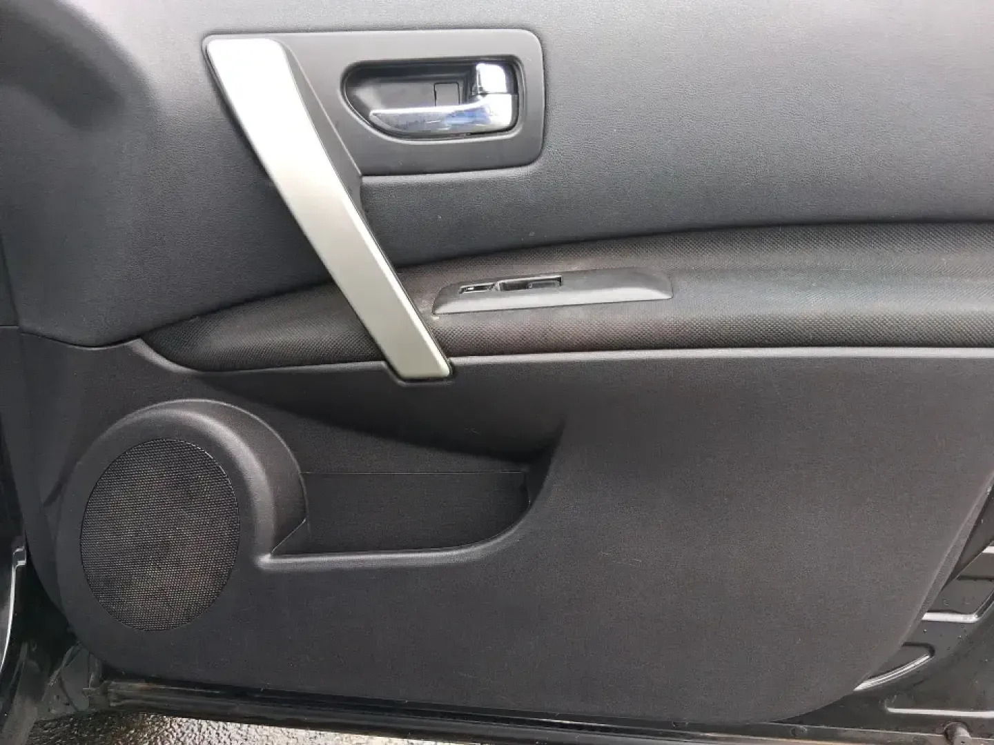 2013 Nissan Rogue S (JN8AS5MV5DW) with an 2.5L I-4 DOHC engine, Continuously Variable Transmission transmission, located at 1184 Kauffman Ave, Fairborn, OH, 45324, (937) 908-9800, 39.807072, -84.030914 - Need one SUV that can handle Ohio weather, school drop-offs, and weekend getaways without blowing the budget? This **2013 Nissan Rogue S** is a practical, go-anywhere compact SUV that fits real life in **Fairborn, OH**-whether you're commuting toward Wright-Patterson AFB, running errands near Downto - Photo#18