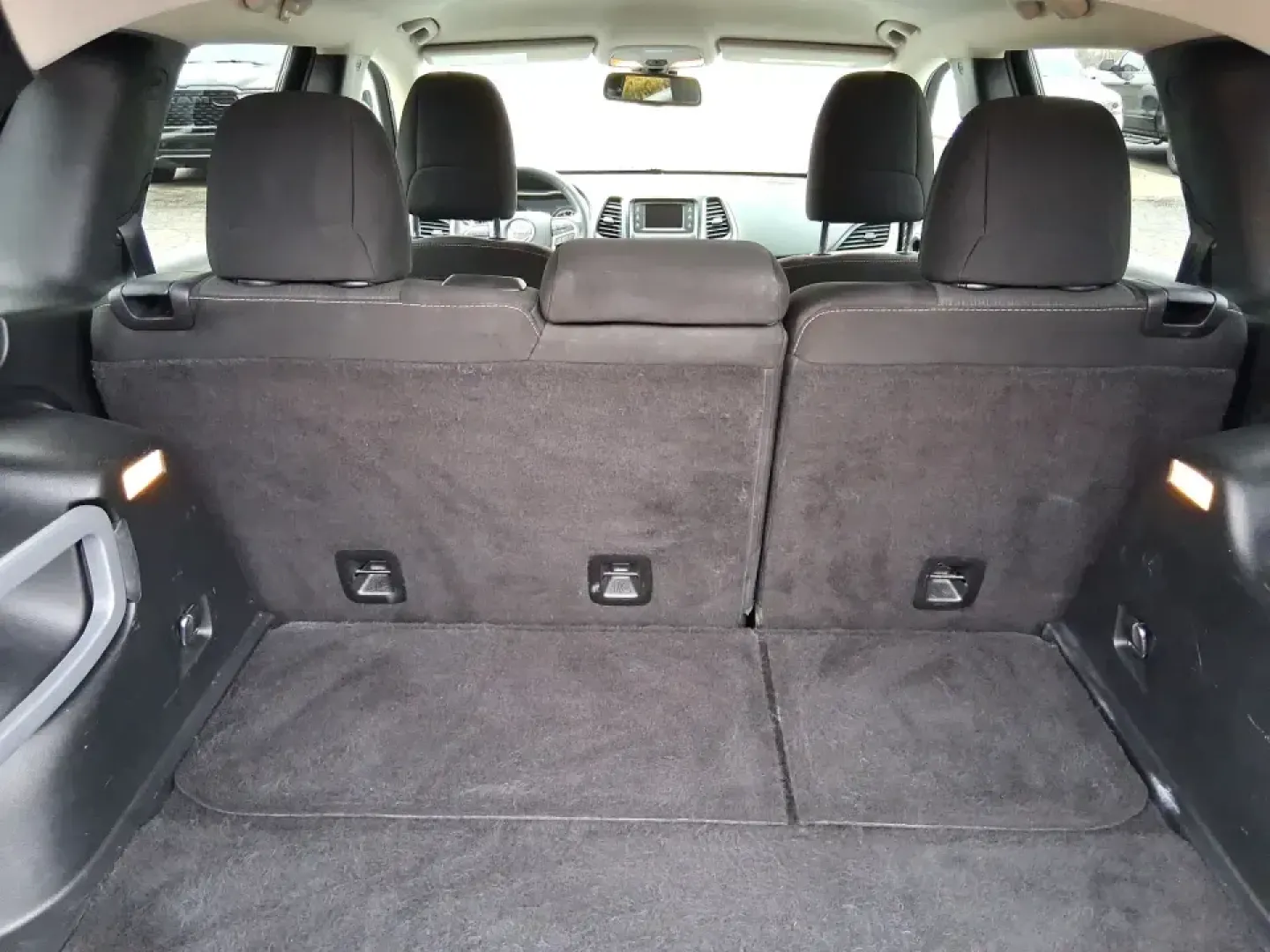 2015 Jeep Cherokee Latitude (1C4PJMCBXFW) with an 2.4L L4 DOHC 16V engine, 9-Speed Automatic transmission, located at 1230 East Main St, Xenia, OH, 45385, (937) 908-9800, 39.688026, -83.910172 - Weekend escapes to John Bryan State Park, snowy school runs, and everyday commuting up US35 feel a lot easier when you're driving a capable crossover that's comfortable, confident, and ready for Ohio weather. This 2015 Jeep Cherokee Latitude is a smart fit for busy families in Beavercreek, professio - Photo#12