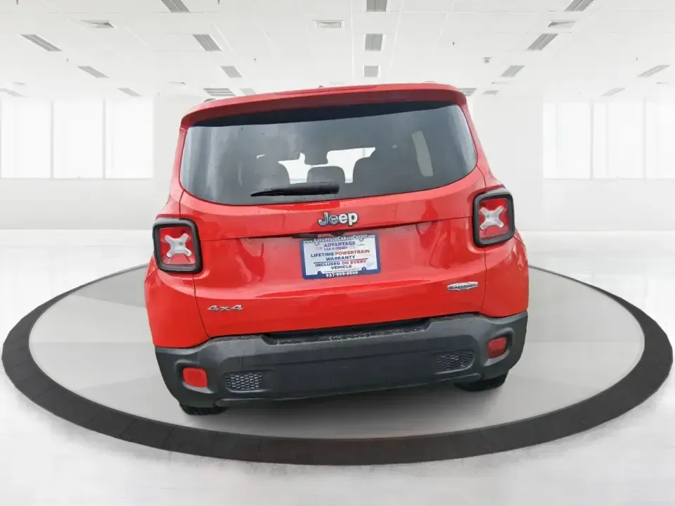 2016 Jeep Renegade Latitude (ZACCJBBT1GP) with an 2.4L L4 DOHC 16V engine, 6M transmission, located at 1184 Kauffman Ave, Fairborn, OH, 45324, (937) 908-9800, 39.807072, -84.030914 - Picture your next Ohio weekend: a quick commute from Fairborn to Wright-Patterson AFB during the week, then a spontaneous road trip to Yellow Springs or an afternoon exploring the trails near John Bryan State Park when the weather's perfect. This 2016 Jeep Renegade Latitude in bold Colorado Red is b - Photo#3