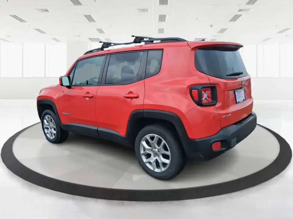 2016 Jeep Renegade Latitude (ZACCJBBT1GP) with an 2.4L L4 DOHC 16V engine, 6M transmission, located at 1184 Kauffman Ave, Fairborn, OH, 45324, (937) 908-9800, 39.807072, -84.030914 - Picture your next Ohio weekend: a quick commute from Fairborn to Wright-Patterson AFB during the week, then a spontaneous road trip to Yellow Springs or an afternoon exploring the trails near John Bryan State Park when the weather's perfect. This 2016 Jeep Renegade Latitude in bold Colorado Red is b - Photo#4