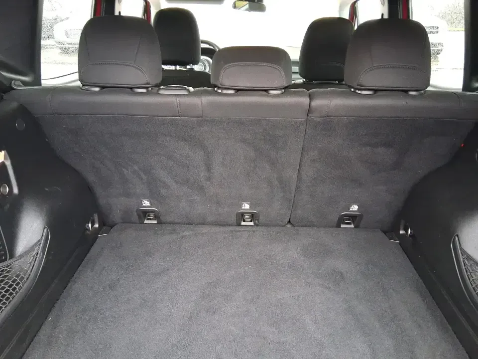 2016 Jeep Renegade Latitude (ZACCJBBT1GP) with an 2.4L L4 DOHC 16V engine, 6M transmission, located at 1184 Kauffman Ave, Fairborn, OH, 45324, (937) 908-9800, 39.807072, -84.030914 - Picture your next Ohio weekend: a quick commute from Fairborn to Wright-Patterson AFB during the week, then a spontaneous road trip to Yellow Springs or an afternoon exploring the trails near John Bryan State Park when the weather's perfect. This 2016 Jeep Renegade Latitude in bold Colorado Red is b - Photo#12