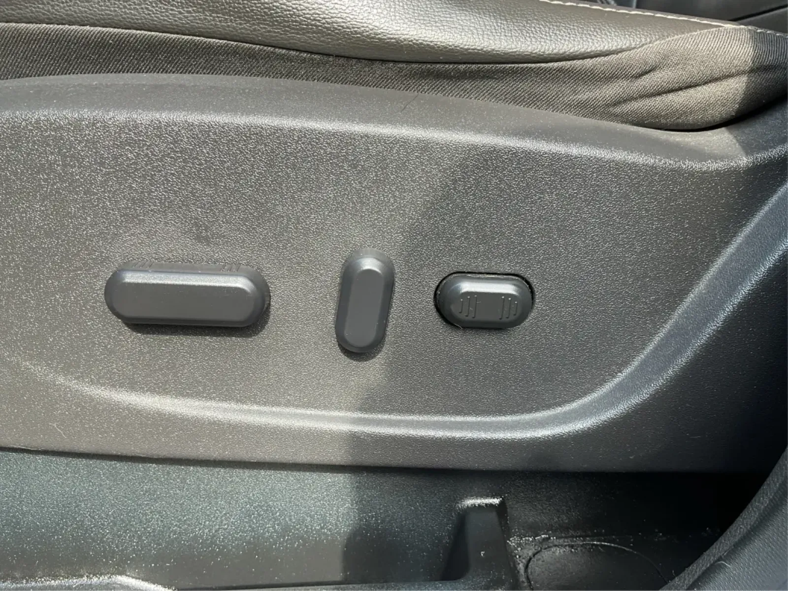 2017 Ford Escape SE (1FMCU9G9XHU) with an Other engine, located at 401 Woodman Dr, Riverside, OH, 45431, (937) 908-9800, 39.760899, -84.123421 - Are you ready to elevate your daily commute or embark on weekend adventures with family and friends? Introducing the 2017 Ford Escape SE, a versatile SUV that combines style, comfort, and functionality for those who demand more from their vehicle. Perfect for budget-conscious buyers or anyone seekin - Photo#18