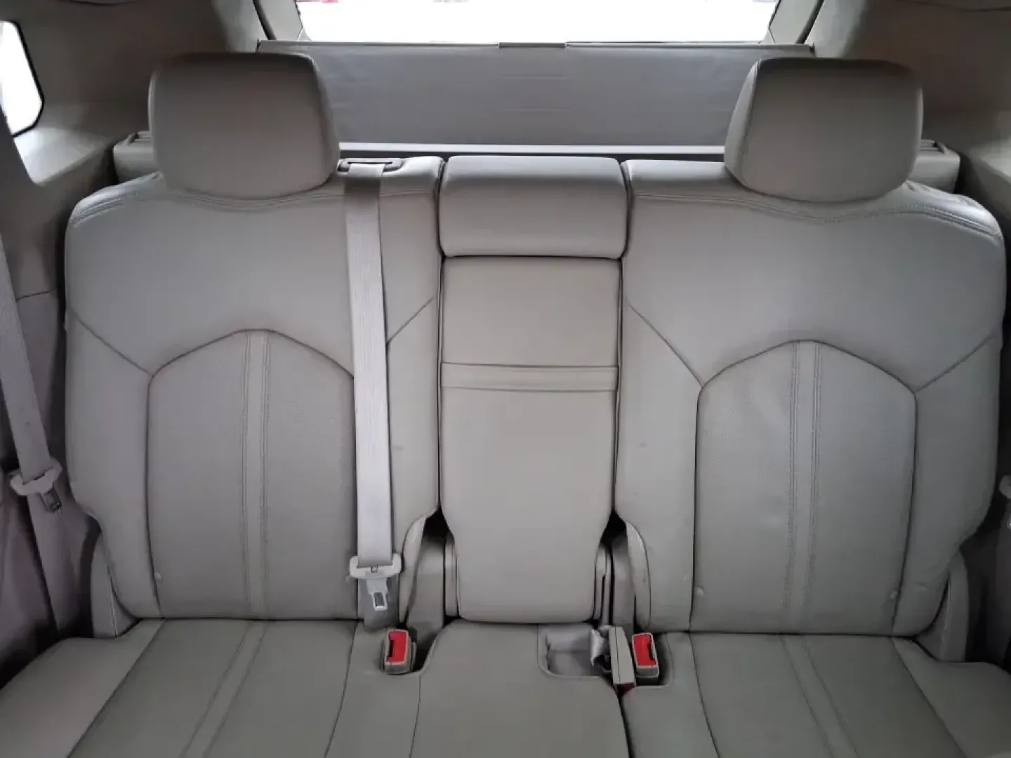 2013 Cadillac SRX Luxury Collection (3GYFNGE3XDS) with an 3.6L V-6 gasoline direct injection engine, 6-Speed Automatic transmission, located at 1230 East Main St, Xenia, OH, 45385, (937) 908-9800, 39.688026, -83.910172 - Make every day feel a little more first-class-whether you're commuting from Xenia to Beavercreek, planning a family run to the Greene County Fairgrounds, or loading up for a weekend getaway through Clifton Gorge. This 2013 Cadillac SRX Luxury Collection is the kind of SUV that fits real life: comfor - Photo#13