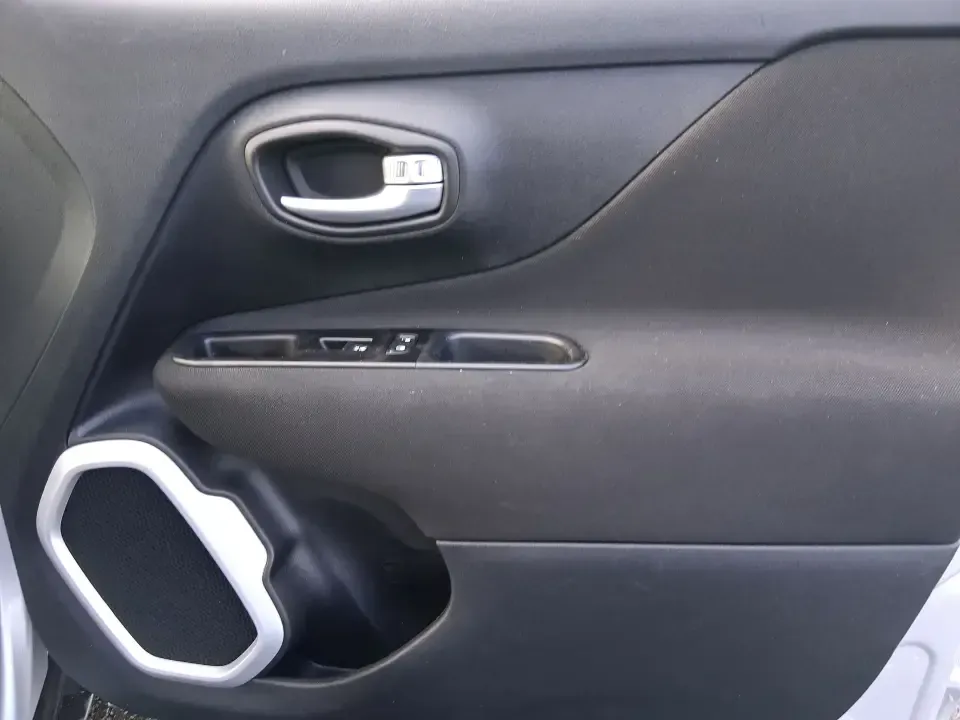 2020 Jeep Renegade Sport FWD (ZACNJAAB1LP) with an 2.4L L4 DOHC 16V engine, 9A transmission, located at 1951 S Dayton Lakeview Rd., New Carlisle, OH, 45344, (937) 908-9800, 39.890999, -84.050255 - Picture your next weekend: you're cruising from New Carlisle to Springfield for errands, then heading back on I70 with the cargo area packed for a family cookout at George Rogers Clark Park. If you need a compact SUV that's easy to park, comfortable for daily commuting, and ready for spontaneous roa - Photo#18