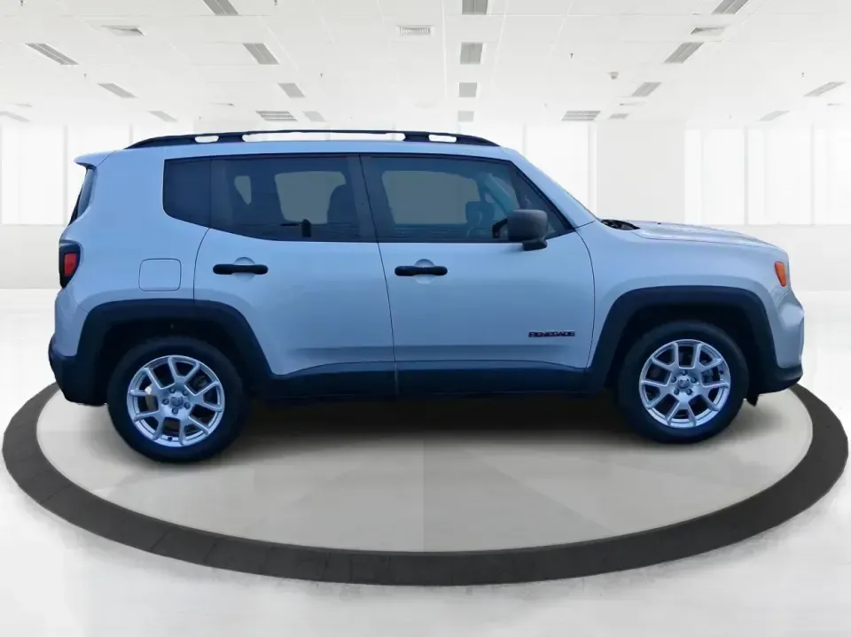 2020 Jeep Renegade Sport FWD (ZACNJAAB1LP) with an 2.4L L4 DOHC 16V engine, 9A transmission, located at 401 Woodman Dr, Riverside, OH, 45431, (937) 908-9800, 39.760899, -84.123421 - Weekend escapes to Eastwood MetroPark, a comfortable daily commute down I675, or shuttling the family between Riverside and Dayton-this 2020 Jeep Renegade Sport FWD is built for real life. With its compact-crossover size, higher driving position, and easy-to-park footprint, it fits right in whether- Photo#1