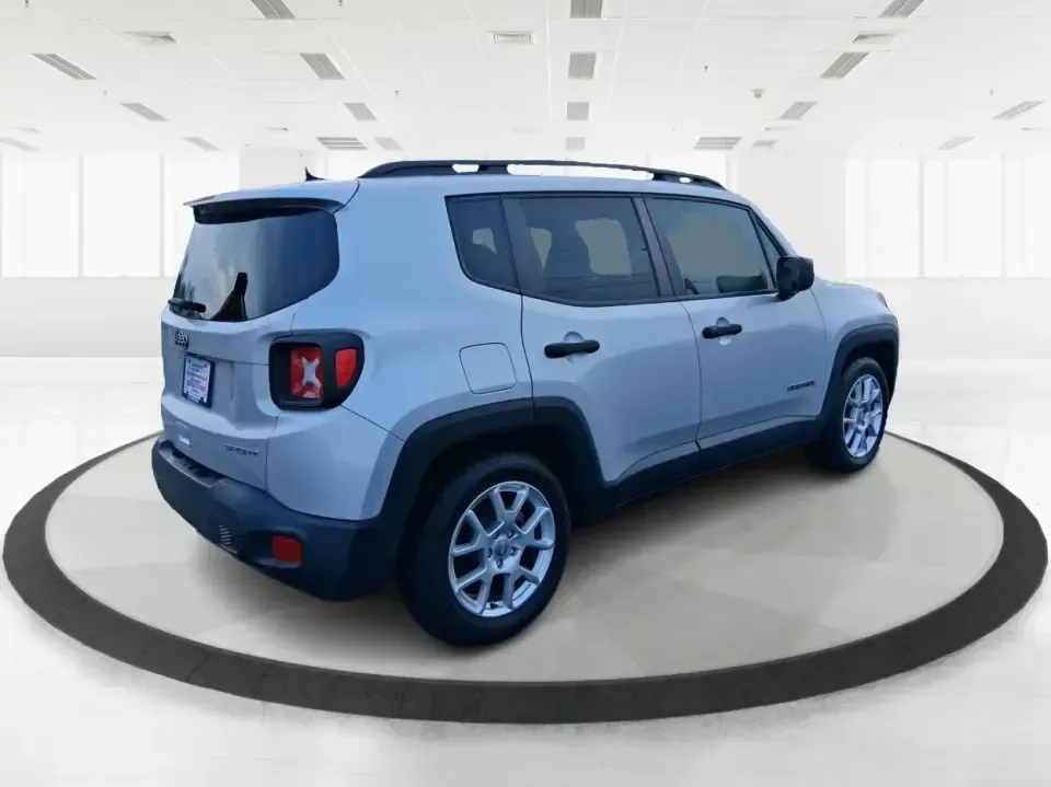2020 Jeep Renegade Sport FWD (ZACNJAAB1LP) with an 2.4L L4 DOHC 16V engine, 9A transmission, located at 401 Woodman Dr, Riverside, OH, 45431, (937) 908-9800, 39.760899, -84.123421 - Weekend escapes to Eastwood MetroPark, a comfortable daily commute down I675, or shuttling the family between Riverside and Dayton-this 2020 Jeep Renegade Sport FWD is built for real life. With its compact-crossover size, higher driving position, and easy-to-park footprint, it fits right in whether- Photo#2