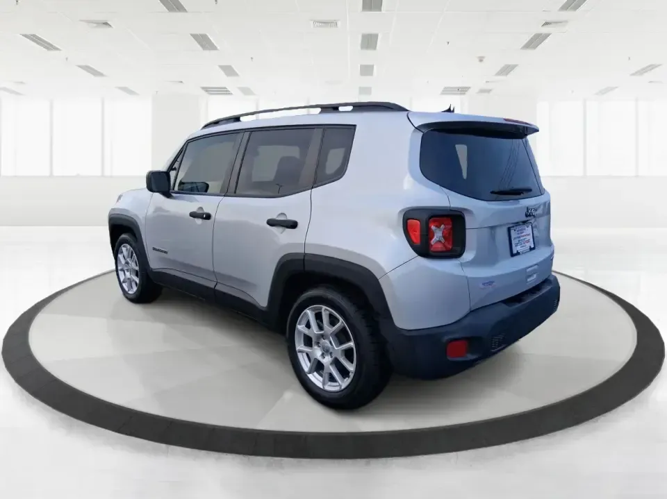 2020 Jeep Renegade Sport FWD (ZACNJAAB1LP) with an 2.4L L4 DOHC 16V engine, 9A transmission, located at 401 Woodman Dr, Riverside, OH, 45431, (937) 908-9800, 39.760899, -84.123421 - Weekend escapes to Eastwood MetroPark, a comfortable daily commute down I675, or shuttling the family between Riverside and Dayton-this 2020 Jeep Renegade Sport FWD is built for real life. With its compact-crossover size, higher driving position, and easy-to-park footprint, it fits right in whether- Photo#3