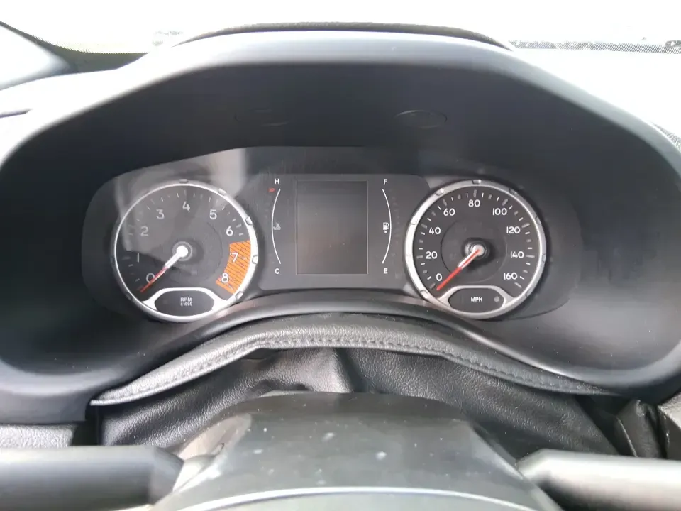 2020 Jeep Renegade Sport FWD (ZACNJAAB1LP) with an 2.4L L4 DOHC 16V engine, 9A transmission, located at 401 Woodman Dr, Riverside, OH, 45431, (937) 908-9800, 39.760899, -84.123421 - Weekend escapes to Eastwood MetroPark, a comfortable daily commute down I675, or shuttling the family between Riverside and Dayton-this 2020 Jeep Renegade Sport FWD is built for real life. With its compact-crossover size, higher driving position, and easy-to-park footprint, it fits right in whether- Photo#14