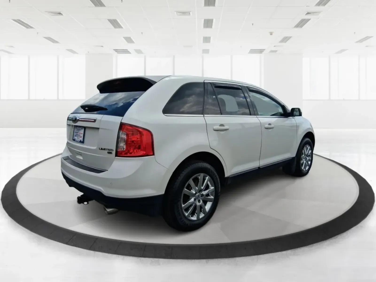 2014 Ford Edge Limited (2FMDK4KC9EB) with an 3.5L V-6 DOHC engine, located at 401 Woodman Dr, Riverside, OH, 45431, (937) 908-9800, 39.760899, -84.123421 - **Elevate Your Family Adventures with the 2014 Ford Edge Limited!**<br /> <br /> Are you ready to transform your daily commutes and weekend adventures? The 2014 Ford Edge Limited is the perfect SUV for families and those who love hitting the open road. With its spacious design, robust performance, a - Photo#2