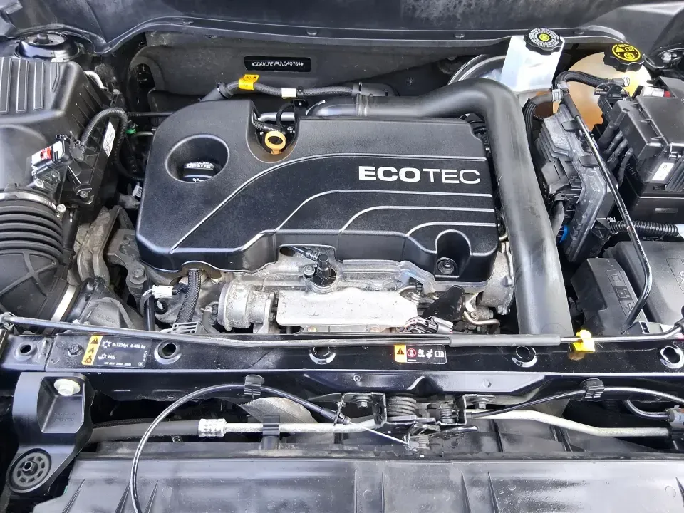 2018 GMC Terrain SLE (3GKALMEV9JL) with an 1.4L L4 DOHC 16V TURBO engine, 6A transmission, located at 8750 N County Rd 25A, Piqua, OH, 45356, (937) 908-9800, 40.164391, -84.232513 - Ready for a commute that feels easier, a weekend that packs more adventure, and a family schedule that runs smoother? This 2018 GMC Terrain SLE is the kind of compact SUV that fits real life in Piqua-whether you're heading down I75 for work, running errands along N County Rd 25A, or loading up for a - Photo#11