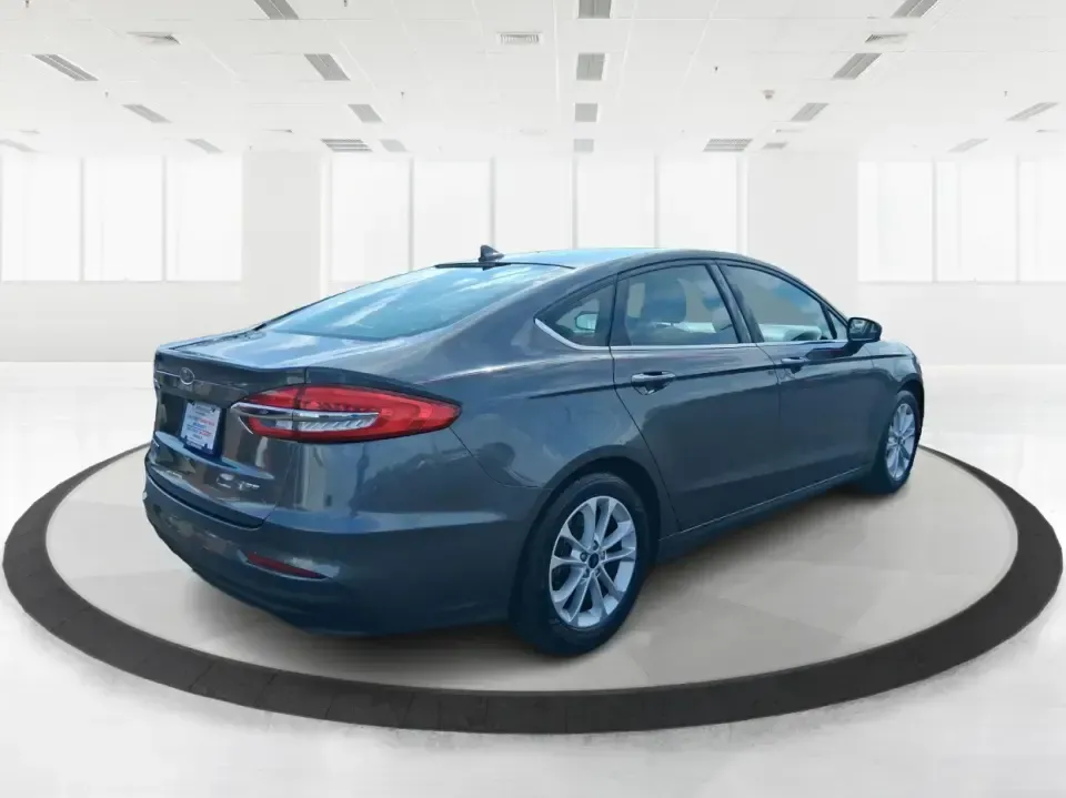 2019 Ford Fusion SE (3FA6P0H74KR) with an 2.5L L4 DOHC 16V engine, 6A transmission, located at 401 Woodman Dr, Riverside, OH, 45431, (937) 908-9800, 39.760899, -84.123421 - Need a reliable commuter sedan that can handle the daily grind from Riverside to Downtown Dayton, plus weekend runs to The Greene or a quick getaway to Carillon Historical Park? This 2019 Ford Fusion SE is built for real life-comfortable for long commutes, efficient on regular unleaded, and packed w - Photo#2