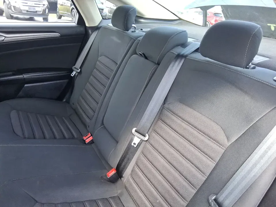 2019 Ford Fusion SE (3FA6P0H74KR) with an 2.5L L4 DOHC 16V engine, 6A transmission, located at 401 Woodman Dr, Riverside, OH, 45431, (937) 908-9800, 39.760899, -84.123421 - Need a reliable commuter sedan that can handle the daily grind from Riverside to Downtown Dayton, plus weekend runs to The Greene or a quick getaway to Carillon Historical Park? This 2019 Ford Fusion SE is built for real life-comfortable for long commutes, efficient on regular unleaded, and packed w - Photo#10