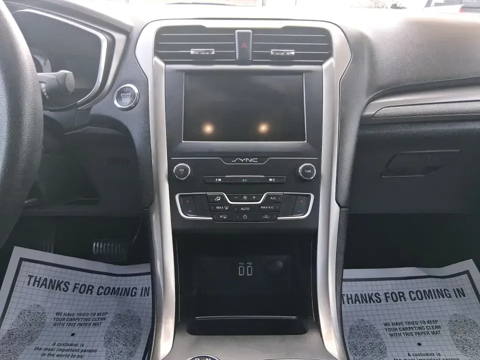 2019 Ford Fusion SE (3FA6P0H74KR) with an 2.5L L4 DOHC 16V engine, 6A transmission, located at 401 Woodman Dr, Riverside, OH, 45431, (937) 908-9800, 39.760899, -84.123421 - Need a reliable commuter sedan that can handle the daily grind from Riverside to Downtown Dayton, plus weekend runs to The Greene or a quick getaway to Carillon Historical Park? This 2019 Ford Fusion SE is built for real life-comfortable for long commutes, efficient on regular unleaded, and packed w - Photo#13