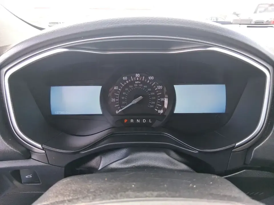 2019 Ford Fusion SE (3FA6P0H74KR) with an 2.5L L4 DOHC 16V engine, 6A transmission, located at 401 Woodman Dr, Riverside, OH, 45431, (937) 908-9800, 39.760899, -84.123421 - Need a reliable commuter sedan that can handle the daily grind from Riverside to Downtown Dayton, plus weekend runs to The Greene or a quick getaway to Carillon Historical Park? This 2019 Ford Fusion SE is built for real life-comfortable for long commutes, efficient on regular unleaded, and packed w - Photo#15