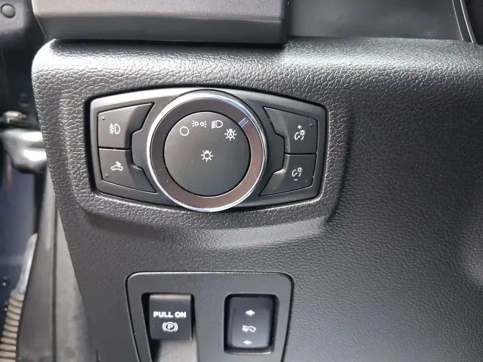 2018 Ford F-150 XLT (1FTEW1EG0JF) with an 3.5L V6 TURBO engine, 6A transmission, located at 880 E. National Road, Vandalia, OH, 45377, (937) 908-9800, 39.891918, -84.183594 - Built for Ohio workweeks and weekend getaways, this 2018 Ford F-150 XLT Crew Cab is the kind of truck that fits real life-hauling home-improvement supplies, towing the toys for a day at the lake, or cruising I-75 with the whole crew in comfort. Finished in Stone Gray and powered by a responsive 3.5L - Photo#16