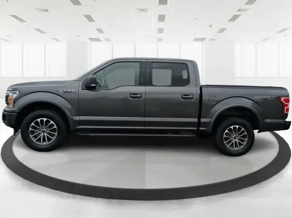 2018 Ford F-150 XLT SuperCrew 5.5-ft. Bed 4WD (1FTEW1EG0JF) with an 3.5L V6 TURBO engine, 6A transmission, located at 1230 East Main St, Xenia, OH, 45385, (937) 908-9800, 39.688026, -83.910172 - Whether your weekends revolve around towing a camper to John Bryan State Park, hauling home-improvement supplies down US-35, or packing the crew for a road trip through the Miami Valley, this **2018 Ford F-150 XLT SuperCrew 4WD** is built for real life in and around **Xenia, Ohio**. With seating for- Photo#5