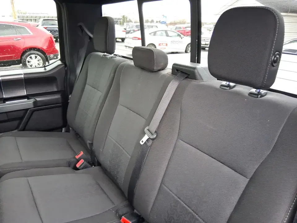 2018 Ford F-150 XLT SuperCrew 5.5-ft. Bed 4WD (1FTEW1EG0JF) with an 3.5L V6 TURBO engine, 6A transmission, located at 1230 East Main St, Xenia, OH, 45385, (937) 908-9800, 39.688026, -83.910172 - Whether your weekends revolve around towing a camper to John Bryan State Park, hauling home-improvement supplies down US-35, or packing the crew for a road trip through the Miami Valley, this **2018 Ford F-150 XLT SuperCrew 4WD** is built for real life in and around **Xenia, Ohio**. With seating for- Photo#10