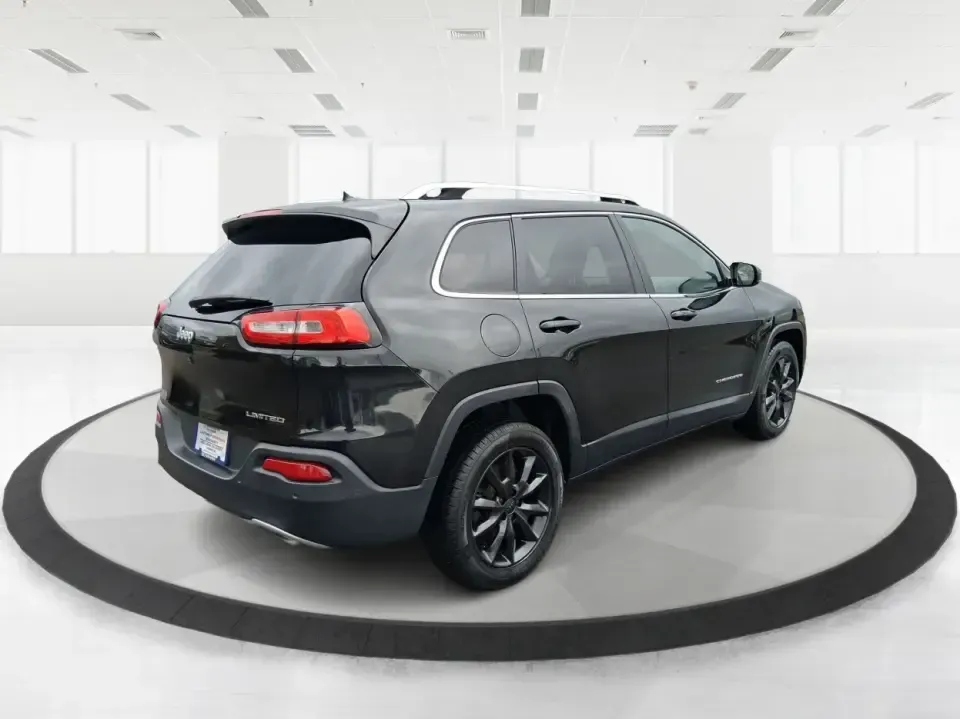 2014 Jeep Cherokee Limited (1C4PJLDS1EW) with an 3.2L V6 DOHC 24V engine, 9-Speed Automatic transmission, located at 880 E. National Road, Vandalia, OH, 45377, (937) 908-9800, 39.891918, -84.183594 - Pack up the family, point the hood toward a weekend getaway, and enjoy the kind of confident comfort that makes everyday driving feel like a mini road trip. This 2014 Jeep Cherokee Limited is an ideal fit for commuters who want a quieter, more refined ride during the workweek-and for adventure-minde - Photo#2