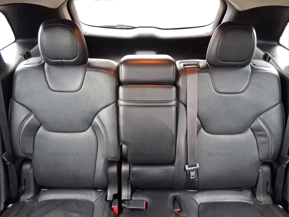 2014 Jeep Cherokee Limited (1C4PJLDS1EW) with an 3.2L V6 DOHC 24V engine, 9-Speed Automatic transmission, located at 880 E. National Road, Vandalia, OH, 45377, (937) 908-9800, 39.891918, -84.183594 - Pack up the family, point the hood toward a weekend getaway, and enjoy the kind of confident comfort that makes everyday driving feel like a mini road trip. This 2014 Jeep Cherokee Limited is an ideal fit for commuters who want a quieter, more refined ride during the workweek-and for adventure-minde - Photo#14