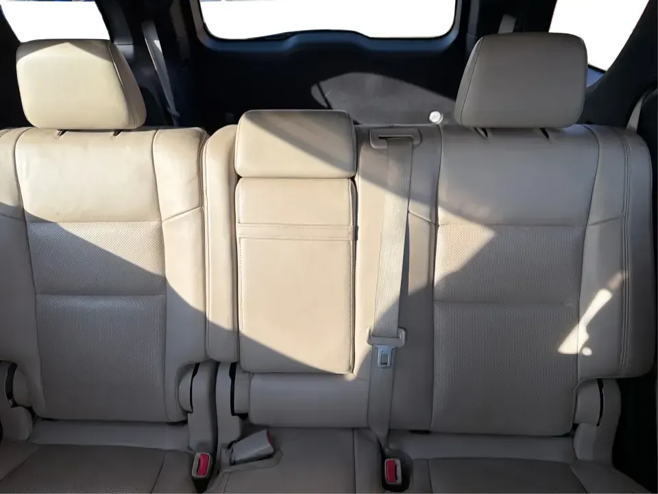 2013 Dodge Durango Citadel (1C4SDJET6DC) with an 5.7L V8 OHV 16V engine, 5-Speed Automatic transmission, located at 1951 S Dayton Lakeview Rd., New Carlisle, OH, 45344, (937) 908-9800, 39.890999, -84.050255 - Need one SUV that can handle school drop-offs, I-75 commutes, and a loaded-up weekend trip to Indian Lake or a tailgate in Dayton-without giving up comfort or capability? This 2013 Dodge Durango Citadel in True Blue Pearlcoat is built for real-life Ohio driving, with confident 4WD/AWD traction, V8 p - Photo#37