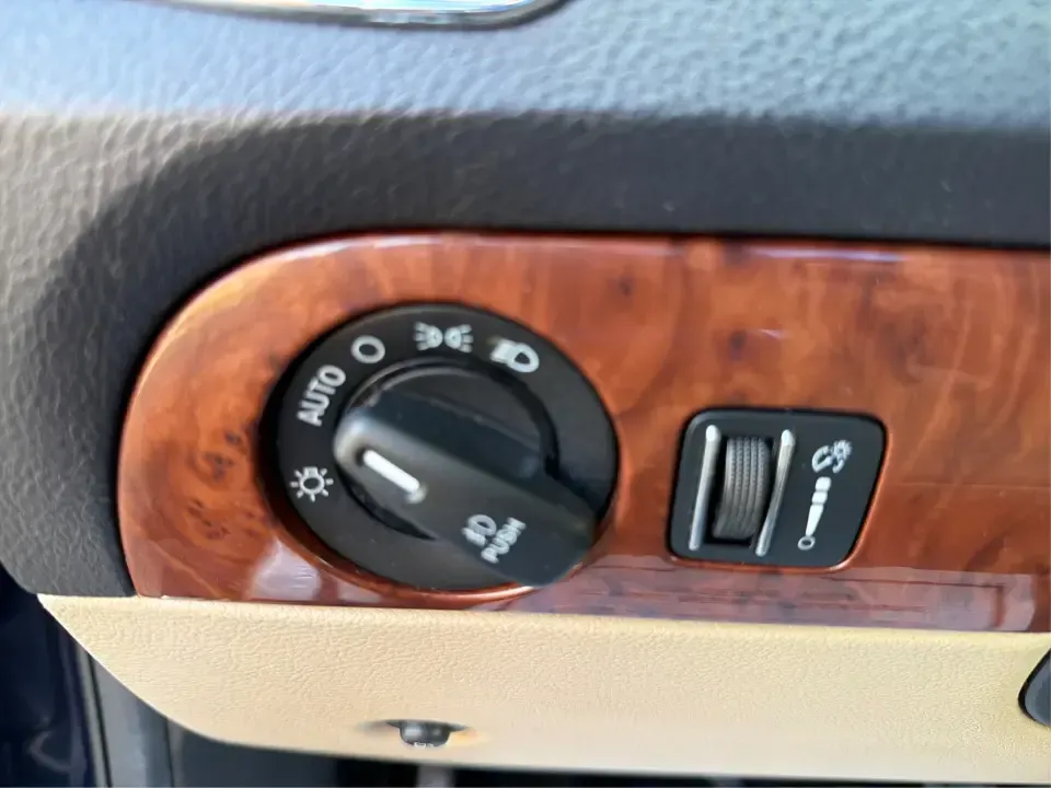 2013 Dodge Durango Citadel (1C4SDJET6DC) with an 5.7L V8 OHV 16V engine, 5-Speed Automatic transmission, located at 1951 S Dayton Lakeview Rd., New Carlisle, OH, 45344, (937) 908-9800, 39.890999, -84.050255 - Need one SUV that can handle school drop-offs, I-75 commutes, and a loaded-up weekend trip to Indian Lake or a tailgate in Dayton-without giving up comfort or capability? This 2013 Dodge Durango Citadel in True Blue Pearlcoat is built for real-life Ohio driving, with confident 4WD/AWD traction, V8 p - Photo#40