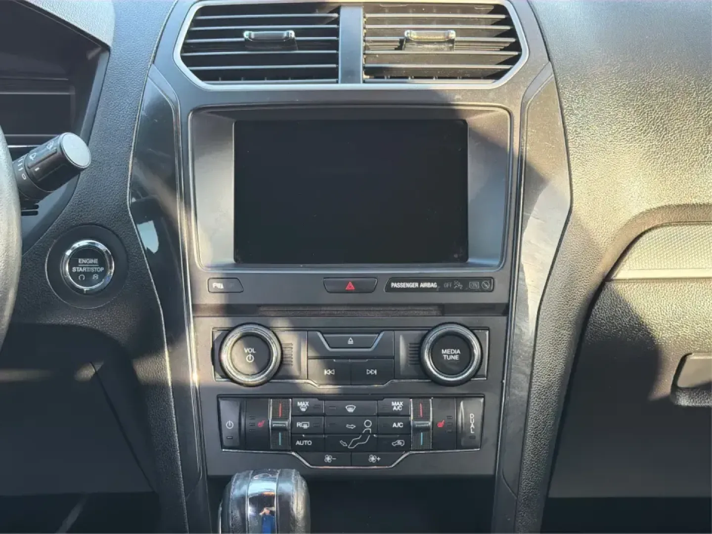 2018 Ford Explorer XLT (1FM5K8D87JG) with an EcoBoost 2.3L I-4 gasoline direct injection engine, 6A transmission, located at 1230 East Main St, Xenia, OH, 45385, (937) 908-9800, 39.688026, -83.910172 - Whether you're hauling the family to practice, commuting up I-75, or packing up for a weekend at Indian Lake, this 2018 Ford Explorer XLT is built for real-life Ohio schedules. With confident 4WD/AWD traction, three-row flexibility, and turbocharged EcoBoost power, it's a smart SUV for drivers who w - Photo#13