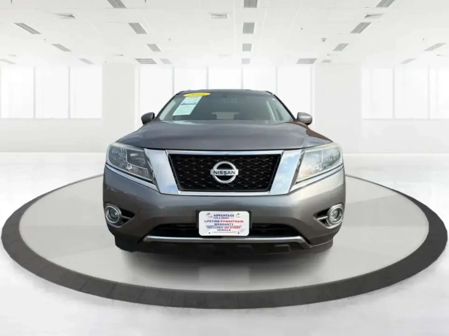2015 Nissan Pathfinder SV (5N1AR2MN5FC) with an 3.5L V-6 DOHC engine, Continuously Variable Transmission transmission, located at 880 E. National Road, Vandalia, OH, 45377, (937) 908-9800, 39.891918, -84.183594 - Pack the family, load up the gear, and head out for a weekend at Englewood MetroPark or an easy road trip down I70-this 2015 Nissan Pathfinder SV is built for real-life Ohio driving, from school drop-offs to errands along E. National Road. With three-row flexibility and SUV practicality, it's a smar - Photo#7