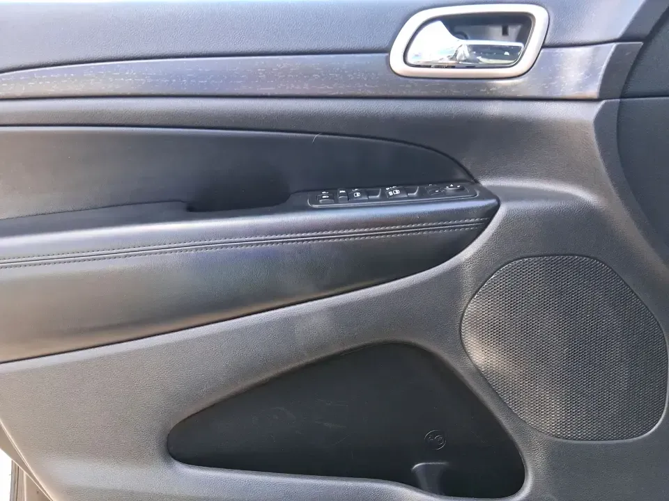 2015 Jeep Grand Cherokee Laredo (1C4RJFAG1FC) with an 3.6L V-6 DOHC engine, 8-Speed Automatic transmission, located at 8750 N County Rd 25A, Piqua, OH, 45356, (937) 908-9800, 40.164391, -84.232513 - Picture your next Ohio road trip: the family loaded up for a weekend at Indian Lake, a cooler in the back, and confidence on wet back roads or winter mornings. This 2015 Jeep Grand Cherokee Laredo is built for drivers who want everyday comfort with true SUV capability-perfect for long commutes, scho - Photo#18