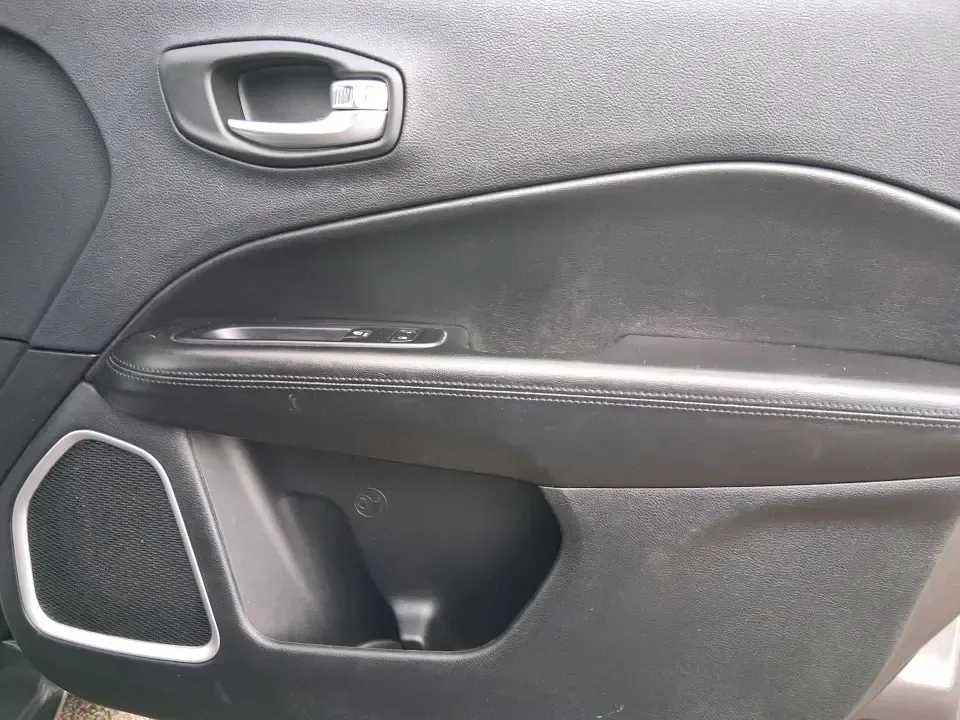 2019 Jeep Compass Altitude 4x4 (3C4NJDBB2KT) with an Tigershark MultiAir 2.4L I-4 variable valve contro engine, located at 1951 S Dayton Lakeview Rd., New Carlisle, OH, 45344, (937) 908-9800, 39.890999, -84.050255 - Whether you're planning weekend trips to Caesar Creek, tackling snowy Dayton-area mornings, or just want a confident daily driver for I-75 and SR-725, this 2019 Jeep Compass Altitude 4x4 is built for real life in Southwest Ohio. With its SUV versatility, sure-footed 4x4 capability, and a comfortable - Photo#19