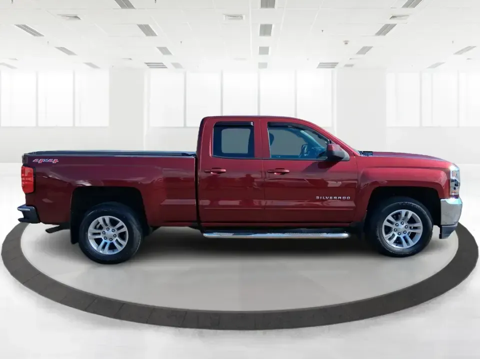 2016 Chevrolet Silverado 1500 1LT (1GCVKRECXGZ) with an EcoTec3 4.3L V-6 gasoline direct injection engine, 6A transmission, located at 8750 N County Rd 25A, Piqua, OH, 45356, (937) 908-9800, 40.164391, -84.232513 - Picture your next weekend: the truck is loaded up for a run to Indian Lake, you've got room for friends in the Double Cab, and there's still plenty of bed space for camping gear, a mower, or that Marketplace find you've been chasing. This 2016 Chevrolet Silverado 1500 1LT 4WD in eye-catching Siren R - Photo#1
