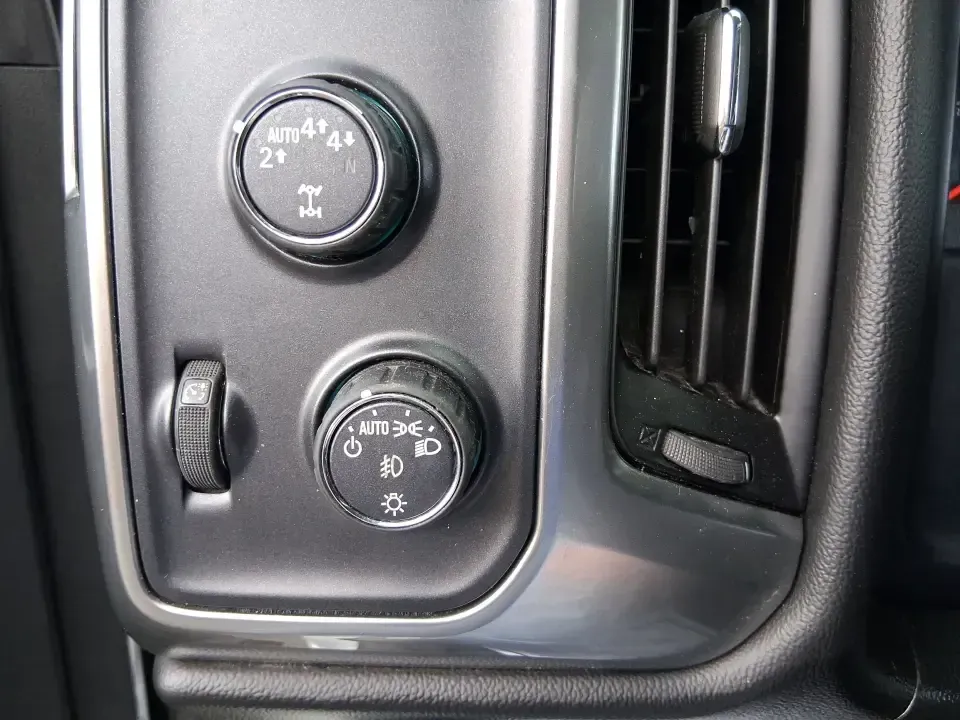 2017 Chevrolet Silverado 1500 2LT (3GCUKREH9HG) with an 4.3L V6 OHV 12V engine, 6A transmission, located at 1184 Kauffman Ave, Fairborn, OH, 45324, (937) 908-9800, 39.807072, -84.030914 - Need a truck that can handle weekday work runs, weekend projects, and spontaneous road trips out toward Caesar Creek or up I75 without feeling like a compromise? This 2017 Chevrolet Silverado 1500 2LT Crew Cab 4WD is built for real life in the Miami Valley-roomy enough for friends or family, strong - Photo#16