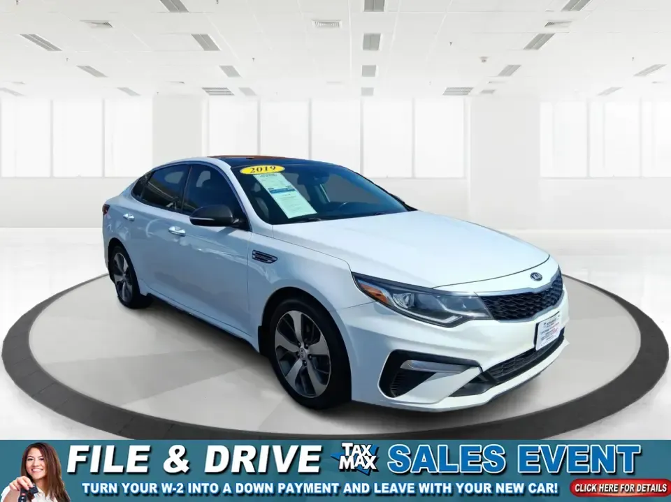 2019 Kia Optima S (5XXGT4L35KG) with an Theta II 2.4L I-4 gasoline direct injection engine, 6A transmission, located at 1099 N County Rd 25A , Troy, OH, 45373, (937) 908-9800, 40.057079, -84.212883 - Picture your next week going smoother: a comfortable, efficient sedan that makes the daily commute up I75, quick school drop-offs, and weekend runs to Dayton feel easy-without stretching your budget. This 2019 Kia Optima S is built for real life in Troy, Ohio, offering the space and technology busy - Photo#0