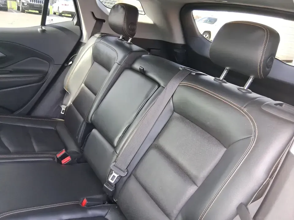 2019 GMC Terrain SLT (3GKALVEV0KL) with an 1.4L L4 DOHC 16V TURBO engine, 6A transmission, located at 1230 East Main St, Xenia, OH, 45385, (937) 908-9800, 39.688026, -83.910172 - Picture your next week: smooth morning commutes down US-35, a quick run to The Greene for errands, then a Saturday escape to John Bryan State Park with the family and gear in tow. This 2019 GMC Terrain SLT is built for that real-life rhythm-comfortable, confident in changing Ohio weather, and sized - Photo#9