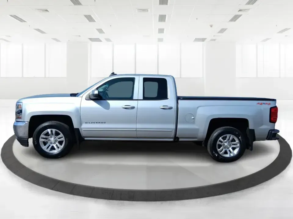 2016 Chevrolet Silverado 1500 1LT (1GCVKREC0GZ) with an EcoTec3 4.3L V-6 gasoline direct injection engine, 6A transmission, located at 4508 South Dixie Dr, Moraine, OH, 45439, (937) 908-9800, 39.689976, -84.218452 - Need a truck that can handle weekday work runs, weekend projects, and Ohio weather without flinching? This 2016 Chevrolet Silverado 1500 1LT Double Cab in Silver Ice Metallic is built for real life in Moraine-whether you're hauling supplies for a home upgrade, towing for a camping trip, or simply wa - Photo#5