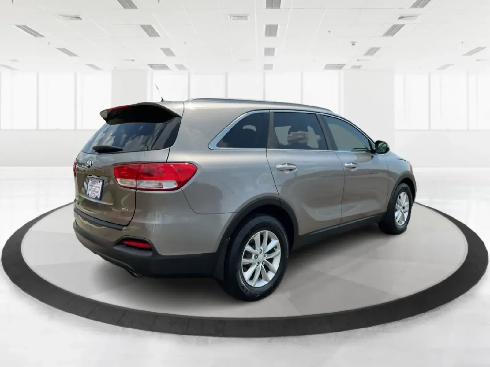 2016 Kia Sorento 2.4L LX (5XYPG4A34GG) with an 2.4L I-4 gasoline direct injection engine, located at 401 Woodman Dr, Riverside, OH, 45431, (937) 908-9800, 39.760899, -84.123421 - **Explore Life's Adventures with the 2016 Kia Sorento at Advantage Car and Credit - Riverside!**<br /> <br /> Are you ready to elevate your driving experience? The 2016 Kia Sorento is the perfect companion for families, adventurers, and daily commuters alike. This versatile SUV seamlessly blends com - Photo#2