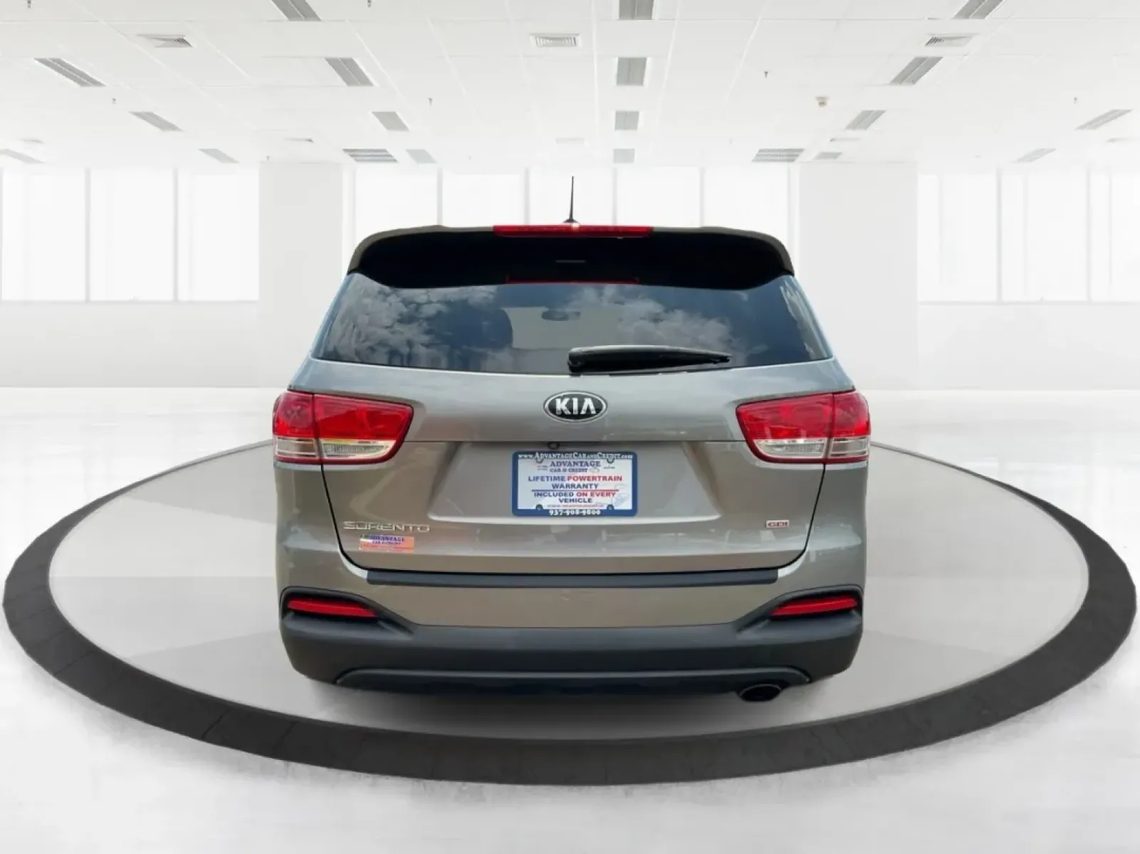 2016 Kia Sorento 2.4L LX (5XYPG4A34GG) with an 2.4L I-4 gasoline direct injection engine, located at 401 Woodman Dr, Riverside, OH, 45431, (937) 908-9800, 39.760899, -84.123421 - **Explore Life's Adventures with the 2016 Kia Sorento at Advantage Car and Credit - Riverside!**<br /> <br /> Are you ready to elevate your driving experience? The 2016 Kia Sorento is the perfect companion for families, adventurers, and daily commuters alike. This versatile SUV seamlessly blends com - Photo#3