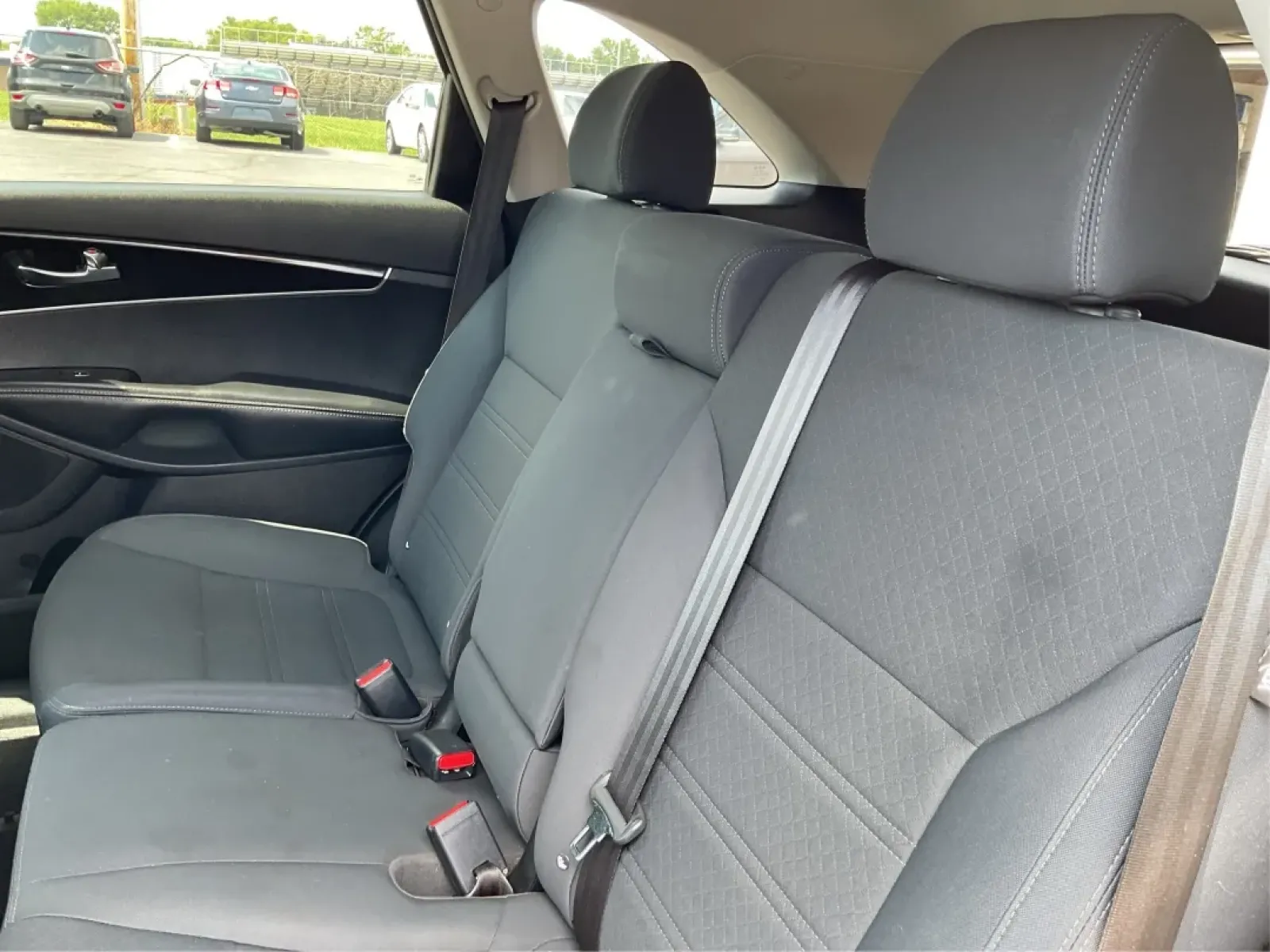 2016 Kia Sorento 2.4L LX (5XYPG4A34GG) with an 2.4L I-4 gasoline direct injection engine, located at 401 Woodman Dr, Riverside, OH, 45431, (937) 908-9800, 39.760899, -84.123421 - **Explore Life's Adventures with the 2016 Kia Sorento at Advantage Car and Credit - Riverside!**<br /> <br /> Are you ready to elevate your driving experience? The 2016 Kia Sorento is the perfect companion for families, adventurers, and daily commuters alike. This versatile SUV seamlessly blends com - Photo#10