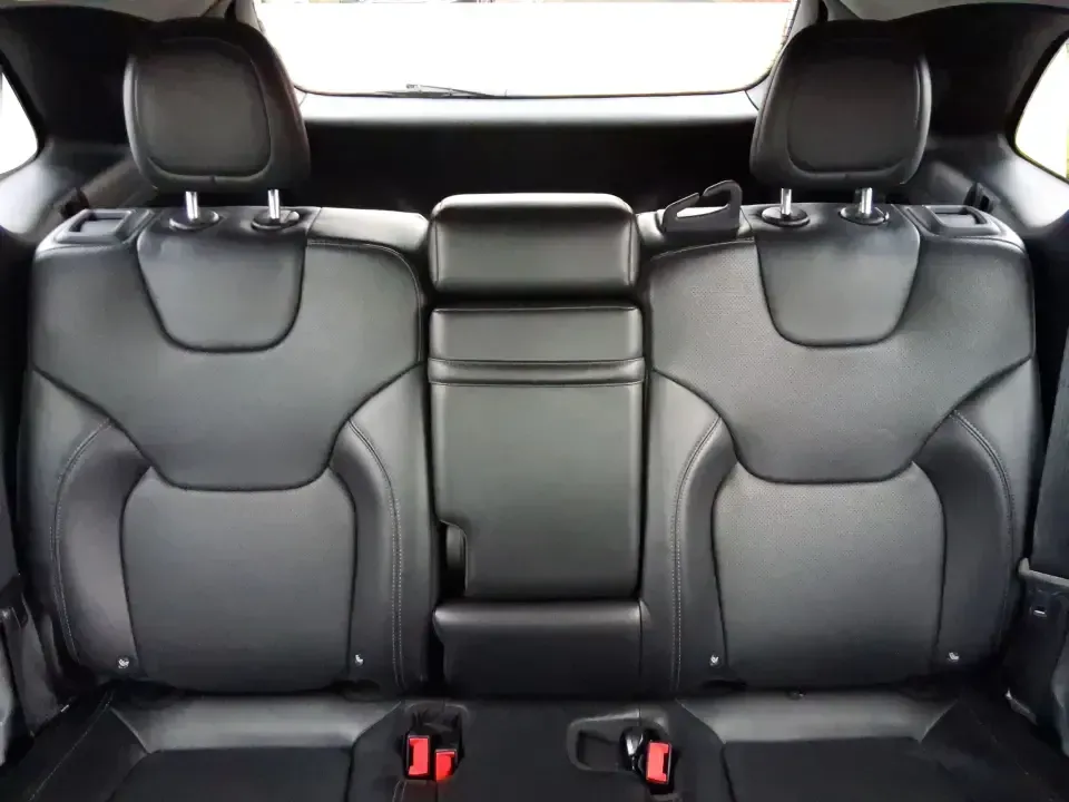 2019 Jeep Cherokee Limited 4x4 (1C4PJMDX5KD) with an 3.2L V6 DOHC 24V engine, 9A transmission, located at 8750 N County Rd 25A, Piqua, OH, 45356, (937) 908-9800, 40.164391, -84.232513 - Load up the family, point the hood toward the next weekend getaway, and let the road decide the plan-this 2019 Jeep Cherokee Limited 4x4 is built for real-life Ohio driving, from rainy school runs to spontaneous trips up I75. With confident 4x4 capability, a smooth 9-speed automatic, and a strong 3. - Photo#14