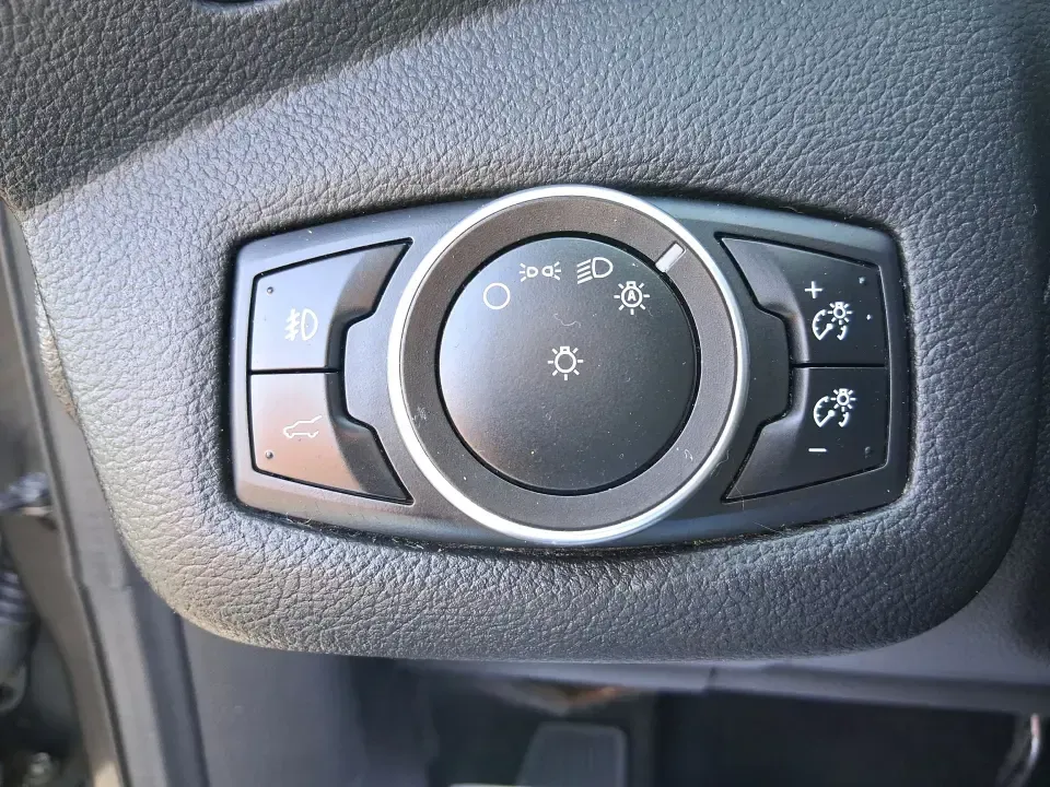 2017 Ford Escape SE (1FMCU9GD2HU) with an 1.5L L4 DOHC 16V engine, 6A transmission, located at 880 E. National Road, Vandalia, OH, 45377, (937) 908-9800, 39.891918, -84.183594 - Make every day easier-whether you're tackling a long commute up I-75, shuttling kids between school and practice, or packing up for a weekend escape to the Dayton area parks. This 2017 Ford Escape SE in Magnetic Metallic is the kind of compact SUV that fits real life in Vandalia, OH: easy to park, c - Photo#16