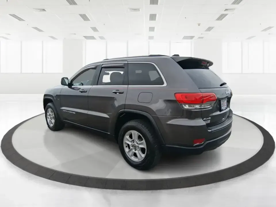 2015 Jeep Grand Cherokee Laredo (1C4RJFAG5FC) with an 3.6L V-6 DOHC engine, 8-Speed Automatic transmission, located at 1099 N County Rd 25A , Troy, OH, 45373, (937) 908-9800, 40.057079, -84.212883 - Need one SUV that can handle school drop-offs in the morning, a smooth I75 commute at lunchtime, and a last-minute weekend escape to the Miami Valley trails? This 2015 Jeep Grand Cherokee Laredo 4WD is built for real life in Troy, Ohio-comfortable enough for daily driving, confident enough for unpre - Photo#4