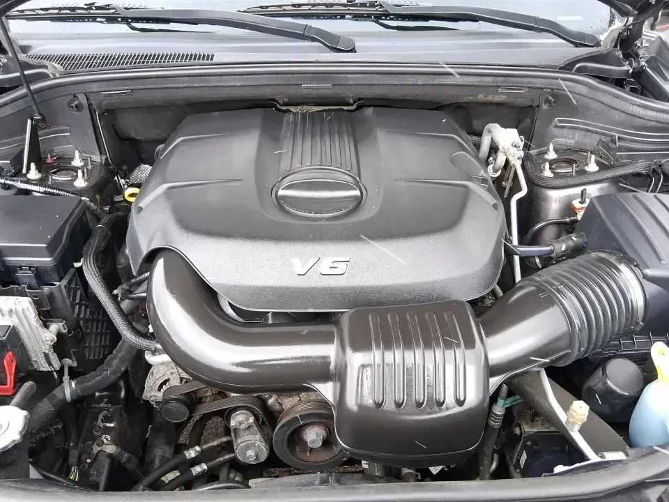 2015 Jeep Grand Cherokee Laredo (1C4RJFAG5FC) with an 3.6L V-6 DOHC engine, 8-Speed Automatic transmission, located at 1099 N County Rd 25A , Troy, OH, 45373, (937) 908-9800, 40.057079, -84.212883 - Need one SUV that can handle school drop-offs in the morning, a smooth I75 commute at lunchtime, and a last-minute weekend escape to the Miami Valley trails? This 2015 Jeep Grand Cherokee Laredo 4WD is built for real life in Troy, Ohio-comfortable enough for daily driving, confident enough for unpre - Photo#11