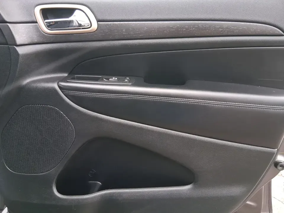 2015 Jeep Grand Cherokee Laredo (1C4RJFAG5FC) with an 3.6L V-6 DOHC engine, 8-Speed Automatic transmission, located at 1099 N County Rd 25A , Troy, OH, 45373, (937) 908-9800, 40.057079, -84.212883 - Need one SUV that can handle school drop-offs in the morning, a smooth I75 commute at lunchtime, and a last-minute weekend escape to the Miami Valley trails? This 2015 Jeep Grand Cherokee Laredo 4WD is built for real life in Troy, Ohio-comfortable enough for daily driving, confident enough for unpre - Photo#20