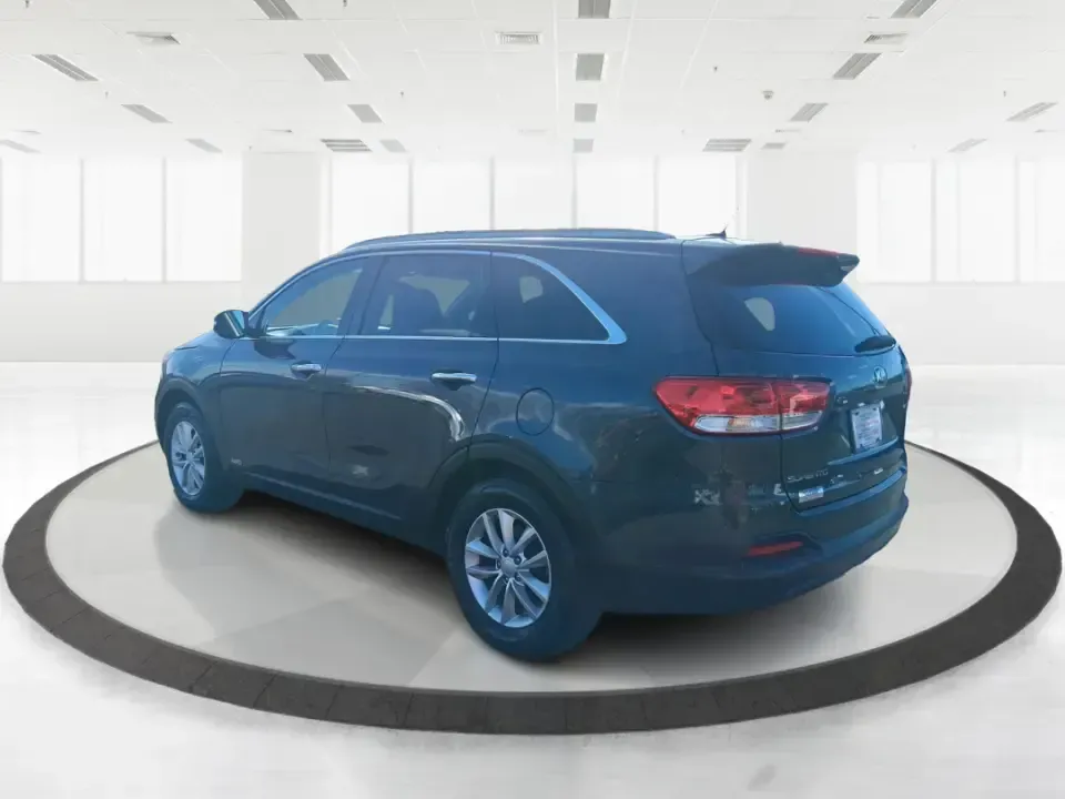2017 Kia Sorento 2.4L LX (5XYPGDA36HG) with an 2.4L I-4 gasoline direct injection engine, 6A transmission, located at 1099 N County Rd 25A , Troy, OH, 45373, (937) 908-9800, 40.057079, -84.212883 - Picture your next weekend: groceries loaded, kids (or friends) comfortable in the back, and you're heading out of Troy for a quick getaway-maybe a stroll through downtown near the Miami River, a stop by Hobart Arena for an event, or an easy cruise up I75 toward Dayton. This 2017 Kia Sorento 2.4L LX - Photo#4