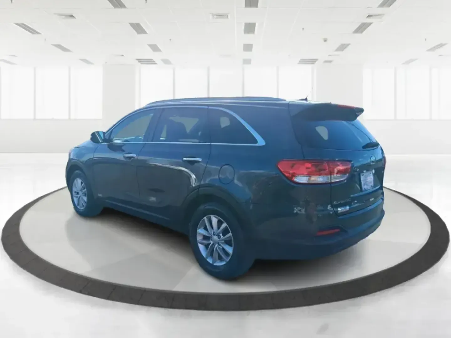 2017 Kia Sorento 2.4L LX (5XYPGDA36HG) with an 2.4L I-4 gasoline direct injection engine, 6A transmission, located at 880 E. National Road, Vandalia, OH, 45377, (937) 908-9800, 39.891918, -84.183594 - Picture your next weekend: groceries loaded, kids (or friends) comfortable in the back, and you're heading out of Troy for a quick getaway-maybe a stroll through downtown near the Miami River, a stop by Hobart Arena for an event, or an easy cruise up I75 toward Dayton. This 2017 Kia Sorento 2.4L LX - Photo#4