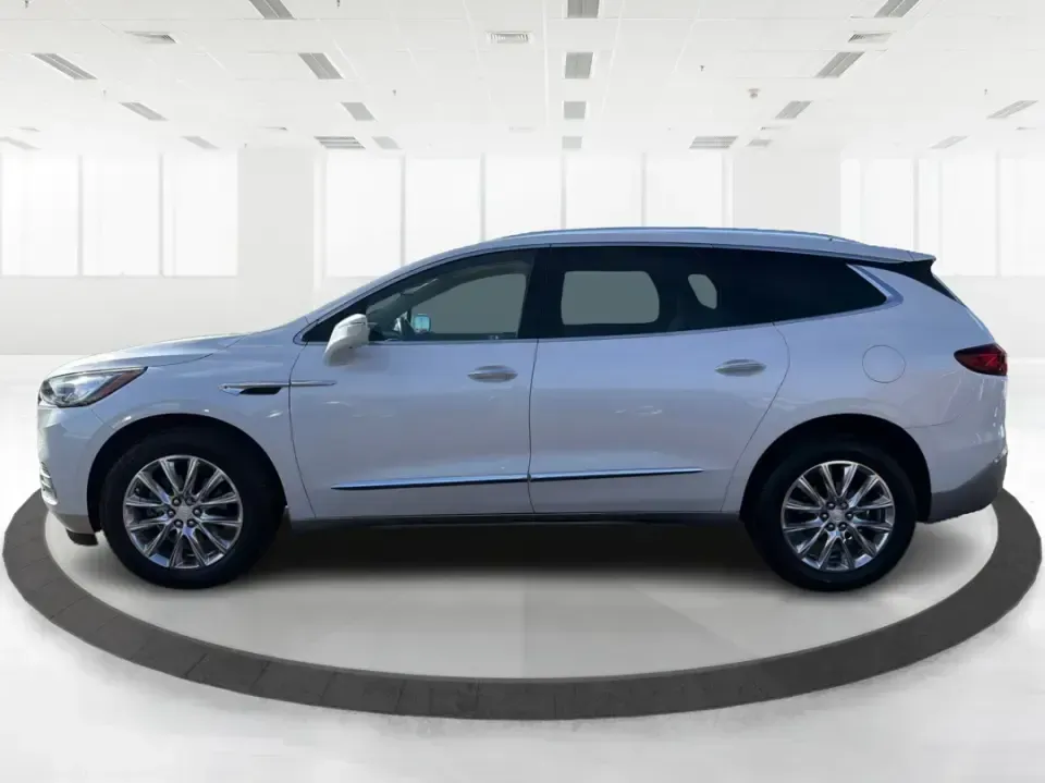 2018 Buick Enclave Premium (5GAEVBKW6JJ) with an 3.6L V-6 gasoline direct injection engine, 9A transmission, located at 1099 N County Rd 25A , Troy, OH, 45373, (937) 908-9800, 40.057079, -84.212883 - Pack the kids, queue up a playlist, and point the nose toward your next weekend getaway-this 2018 Buick Enclave Premium is built for real life in Troy, Ohio, whether you're doing school drop-offs, a long commute down I-75, or a comfortable road trip to Dayton, Columbus, or the Miami Valley. With thr - Photo#5