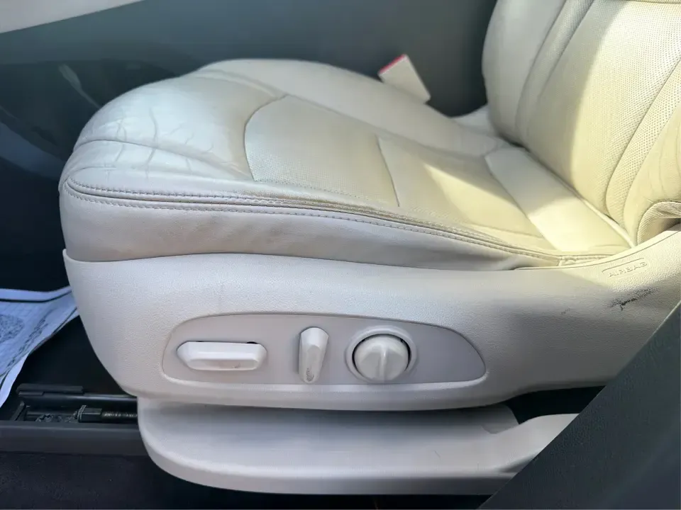 2018 Buick Enclave Premium (5GAEVBKW6JJ) with an 3.6L V-6 gasoline direct injection engine, 9A transmission, located at 1099 N County Rd 25A , Troy, OH, 45373, (937) 908-9800, 40.057079, -84.212883 - Pack the kids, queue up a playlist, and point the nose toward your next weekend getaway-this 2018 Buick Enclave Premium is built for real life in Troy, Ohio, whether you're doing school drop-offs, a long commute down I-75, or a comfortable road trip to Dayton, Columbus, or the Miami Valley. With thr - Photo#18