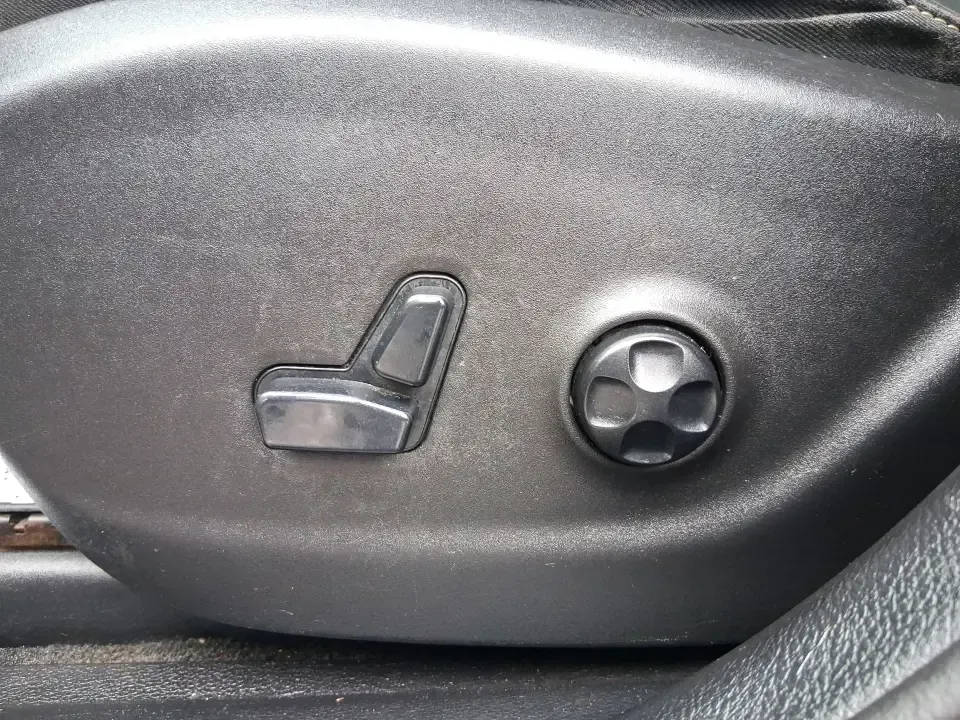 2015 Jeep Cherokee Limited (1C4PJMDBXFW) with an 2.4L L4 DOHC 16V engine, 9-Speed Automatic transmission, located at 1230 East Main St, Xenia, OH, 45385, (937) 908-9800, 39.688026, -83.910172 - Need one vehicle that can handle the weekday grind and still feel ready for a last-minute getaway? This 2015 Jeep Cherokee Limited 4WD in Brilliant Black Crystal Pearlcoat is built for Riverside life-comfortable for daily commutes, confident in Ohio weather, and versatile enough for road trips, socc - Photo#18